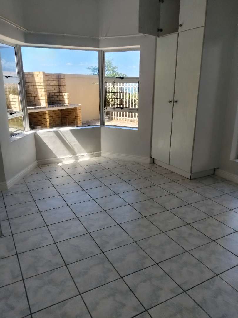 To Let 2 Bedroom Property for Rent in Reebok Western Cape